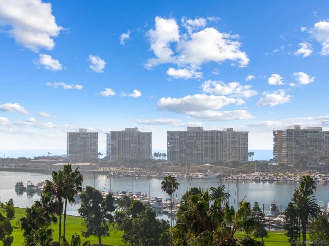 1820 Avenida Del Mundo 1504, Coronado, CA 92118