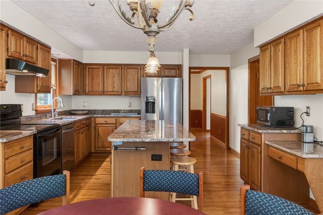313 Blue Run Rd, Indiana Twp, PA 15024