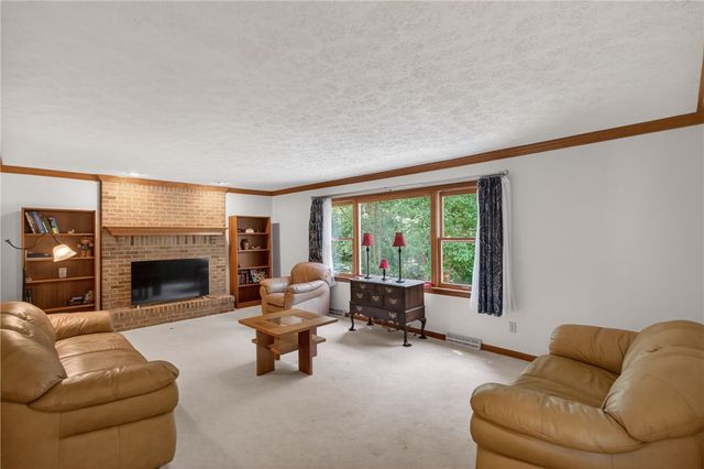 313 Blue Run Rd, Indiana Twp, PA 15024