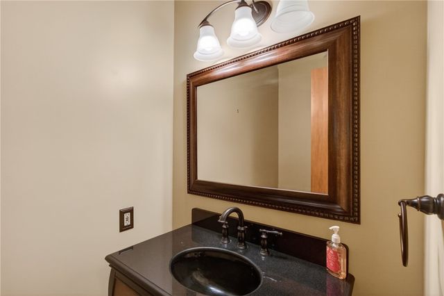 313 Blue Run Rd, Indiana Twp, PA 15024