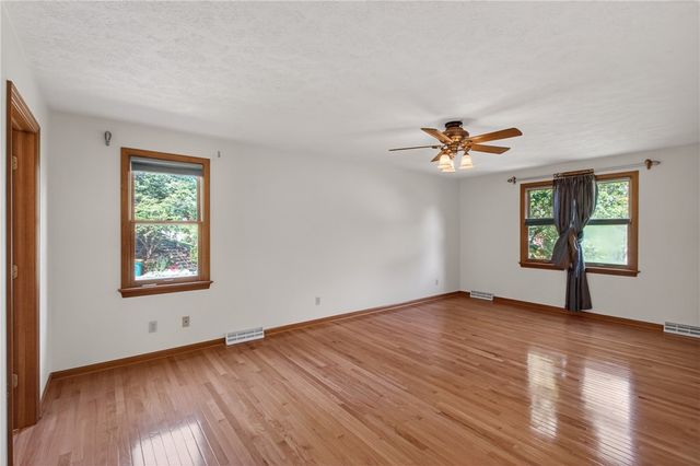 313 Blue Run Rd, Indiana Twp, PA 15024