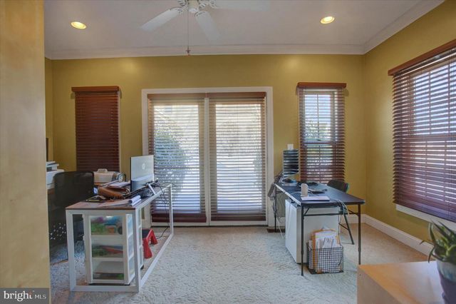 4 BAYBERRY RD, Carlisle, PA 17013