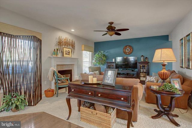 4 BAYBERRY RD, Carlisle, PA 17013