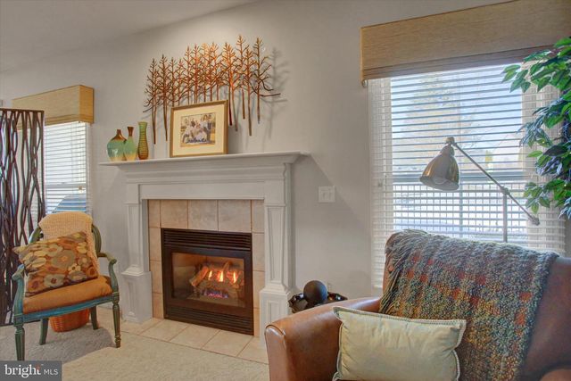 4 BAYBERRY RD, Carlisle, PA 17013