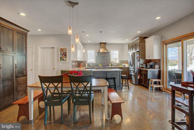 4 BAYBERRY RD, Carlisle, PA 17013