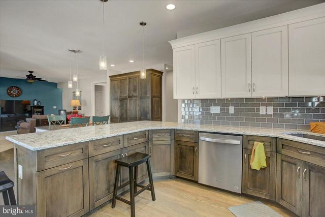 4 BAYBERRY RD, Carlisle, PA 17013