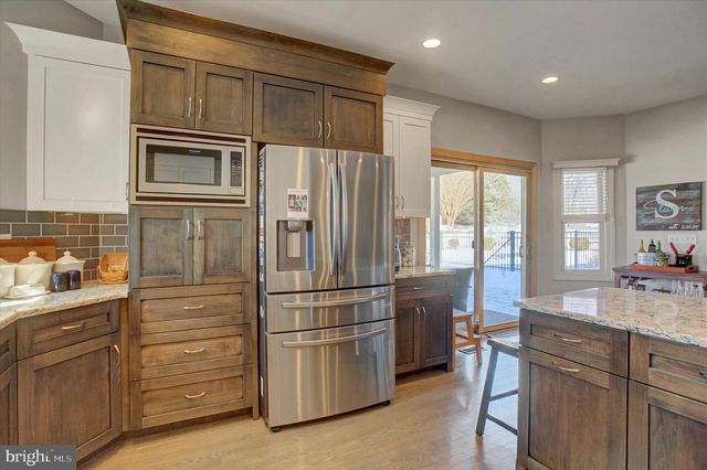 4 BAYBERRY RD, Carlisle, PA 17013