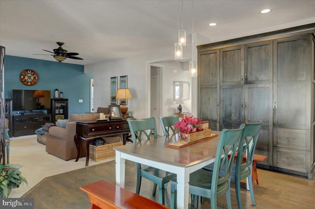 4 BAYBERRY RD, Carlisle, PA 17013