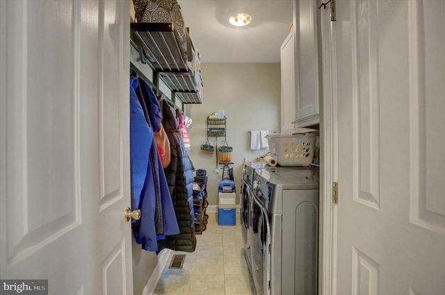 4 BAYBERRY RD, Carlisle, PA 17013