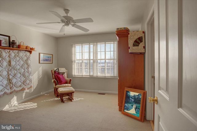 4 BAYBERRY RD, Carlisle, PA 17013