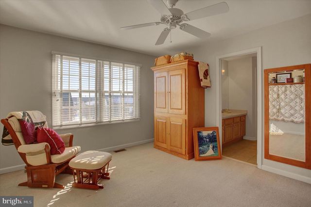 4 BAYBERRY RD, Carlisle, PA 17013