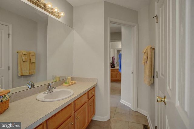 4 BAYBERRY RD, Carlisle, PA 17013