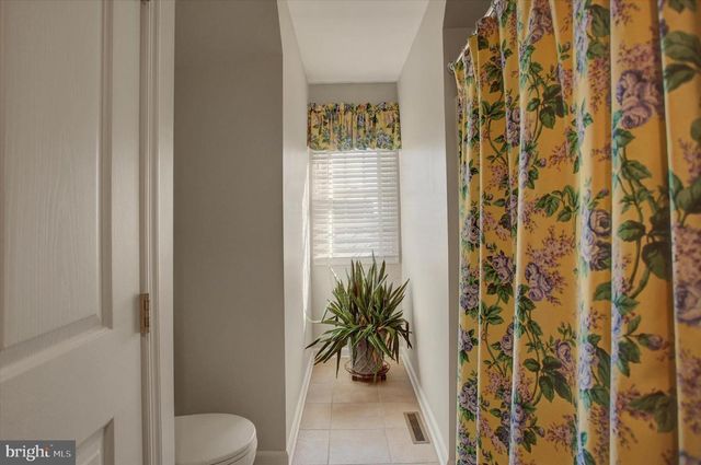 4 BAYBERRY RD, Carlisle, PA 17013