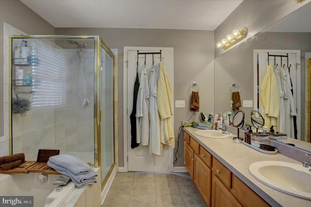 4 BAYBERRY RD, Carlisle, PA 17013