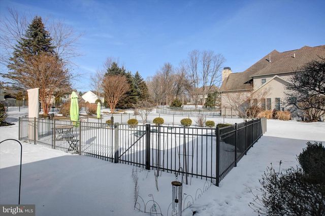 4 BAYBERRY RD, Carlisle, PA 17013