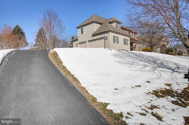 4 BAYBERRY RD, Carlisle, PA 17013