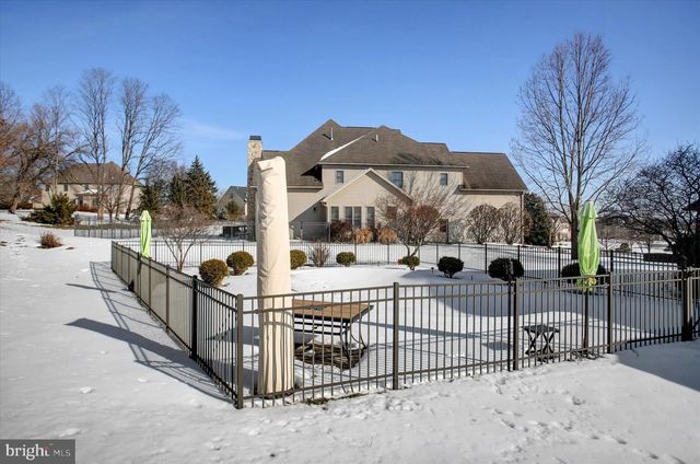 4 BAYBERRY RD, Carlisle, PA 17013