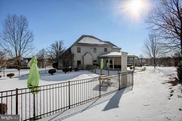 4 BAYBERRY RD, Carlisle, PA 17013