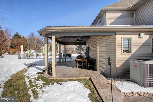 4 BAYBERRY RD, Carlisle, PA 17013