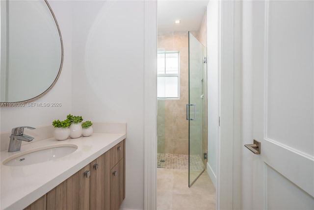 3400 Ponce De Leon Blvd, Coral Gables, FL 33134