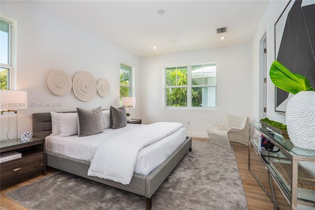 3400 Ponce De Leon Blvd, Coral Gables, FL 33134