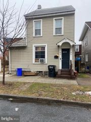 1522 VERNON ST, Harrisburg, PA 17104