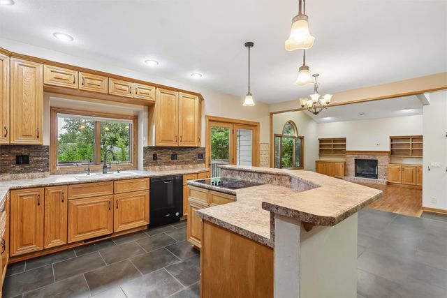 901 NW Campus Ridge Court, Ankeny, IA 50023