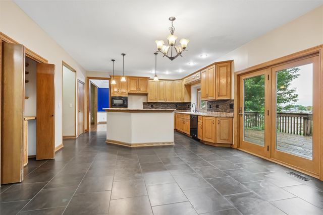 901 NW Campus Ridge Court, Ankeny, IA 50023