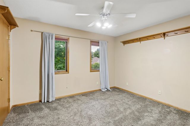 901 NW Campus Ridge Court, Ankeny, IA 50023