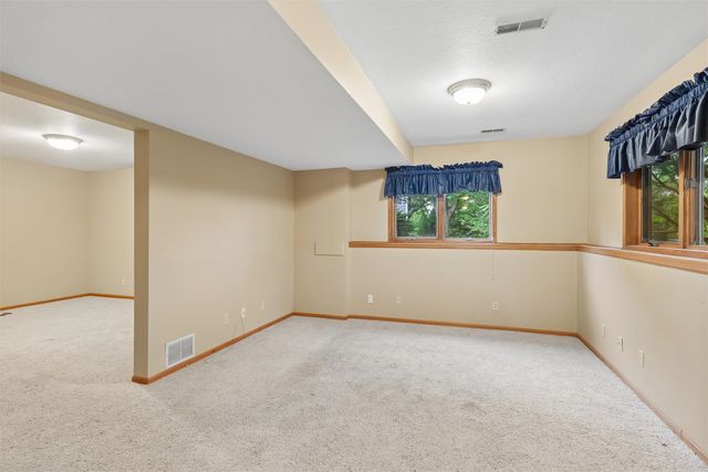 901 NW Campus Ridge Court, Ankeny, IA 50023