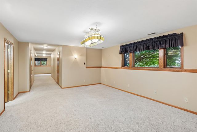 901 NW Campus Ridge Court, Ankeny, IA 50023