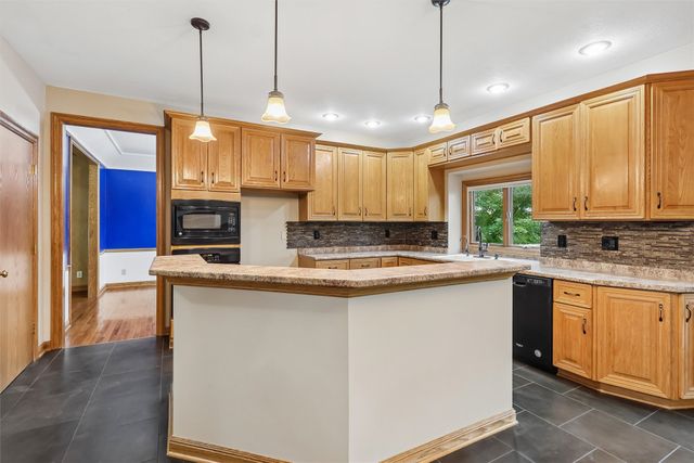 901 NW Campus Ridge Court, Ankeny, IA 50023