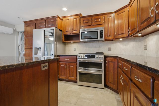 3030 W Donahue Dr Drive, Sioux Falls, SD 57105