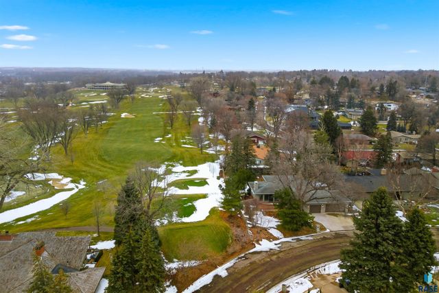 3030 W Donahue Dr Drive, Sioux Falls, SD 57105