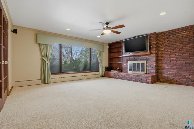 3030 W Donahue Dr Drive, Sioux Falls, SD 57105