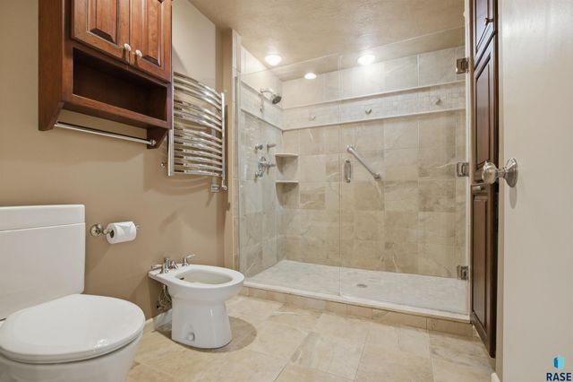 3030 W Donahue Dr Drive, Sioux Falls, SD 57105