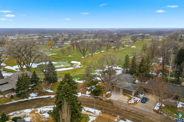 3030 W Donahue Dr Drive, Sioux Falls, SD 57105