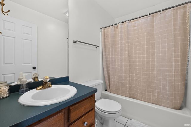 25726 Hunt Trail, South Bend, IN 46628