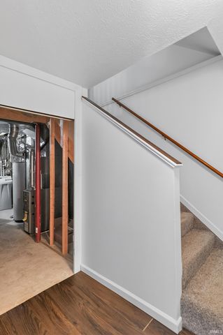 25726 Hunt Trail, South Bend, IN 46628