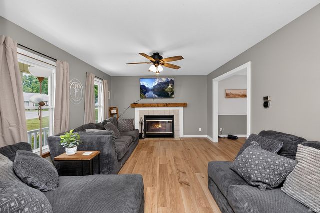 25726 Hunt Trail, South Bend, IN 46628