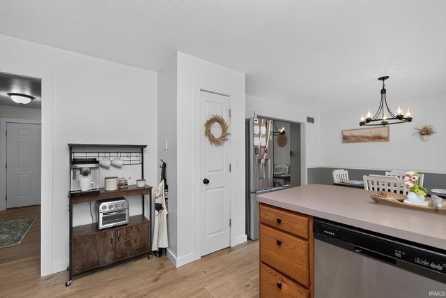 25726 Hunt Trail, South Bend, IN 46628