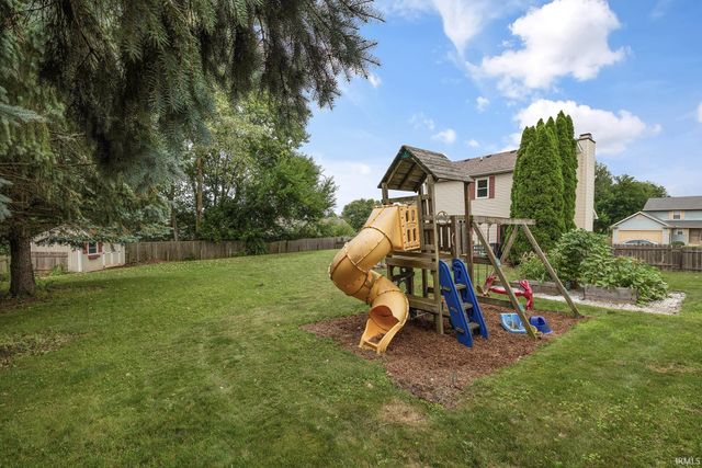 25726 Hunt Trail, South Bend, IN 46628