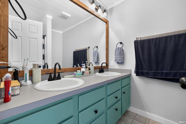 25726 Hunt Trail, South Bend, IN 46628