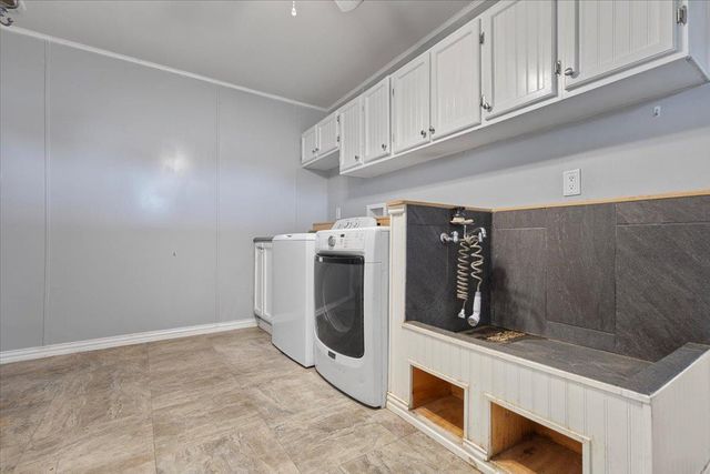 145 Angelia DR, Cedar Creek, TX 78612