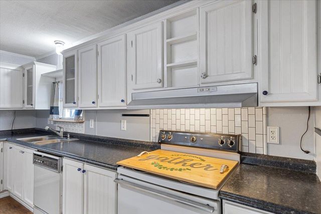 145 Angelia DR, Cedar Creek, TX 78612