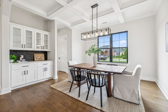 16 Blairmont Ct, Winchester, TN 37398