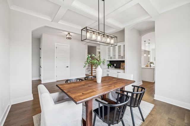 16 Blairmont Ct, Winchester, TN 37398