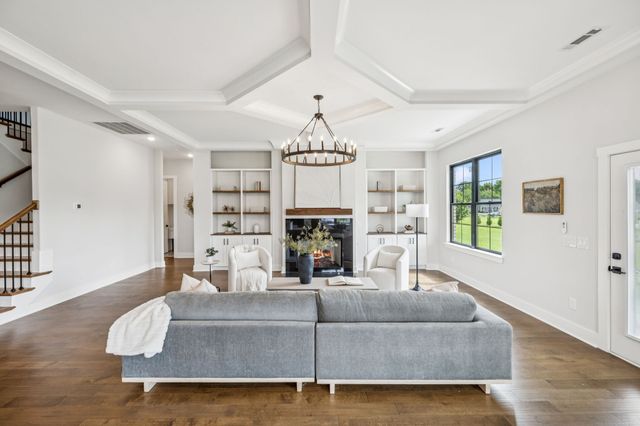 16 Blairmont Ct, Winchester, TN 37398