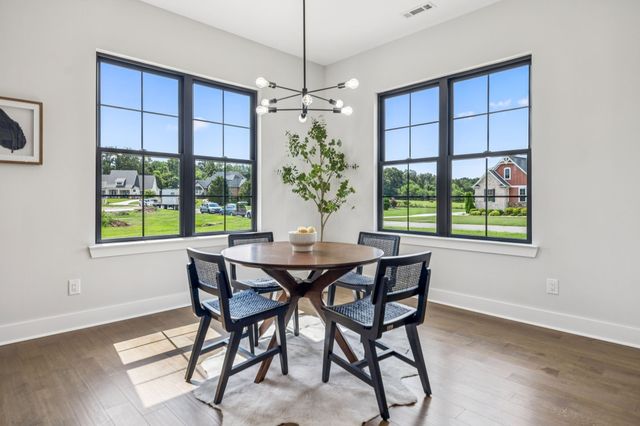 16 Blairmont Ct, Winchester, TN 37398