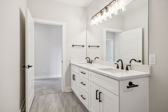 16 Blairmont Ct, Winchester, TN 37398